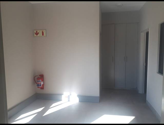 302M² WAREHOUSE TO LET IN FISANTEKRAAL INDUSTRIAL